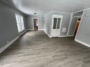 8939 Pecor St, Unit 1st floor in Portland, NY - Foto de edificio - Building Photo