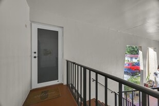 203 Lake Carol Dr in West Palm Beach, FL - Building Photo