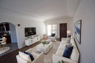 1415 S Sierra Bonita Ave, Unit 1415.5 in Los Angeles, CA - Building Photo - Building Photo