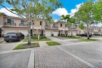 270 Las Brisas Cir in Weston, FL - Foto de edificio - Building Photo