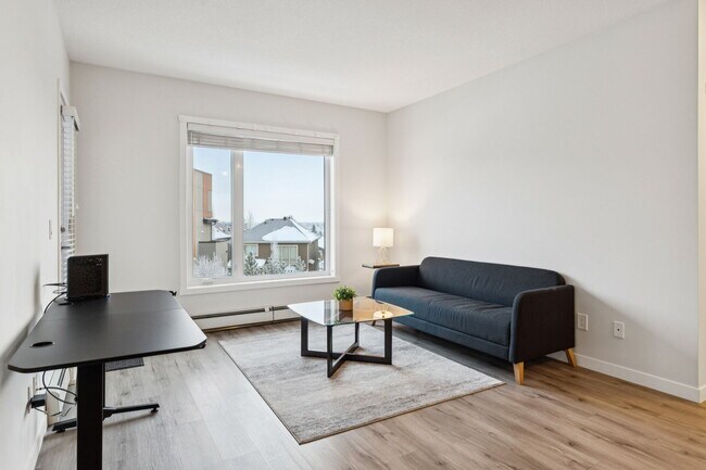 71 Shawnee Cmn SW in Calgary, AB - Building Photo - Building Photo