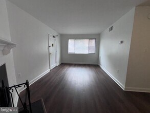 3815 Davis Pl NW in Washington, DC - Building Photo - Building Photo