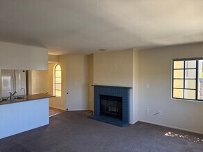 1123 Pittsfield Ln in Ventura, CA - Building Photo - Building Photo