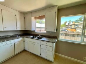 3619 De Ovan Ave in Stockton, CA - Building Photo - Building Photo