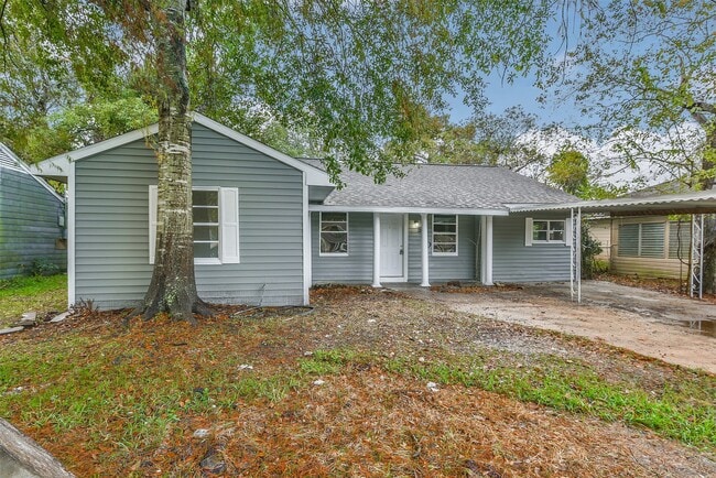 500 Farrer St in Angleton, TX - Building Photo - Building Photo