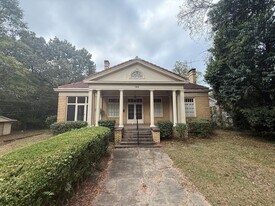 144 Clanton Ave in Montgomery, AL - Building Photo
