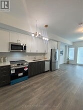 11 Spruce Pnes Cres in Toronto, ON - Building Photo - Building Photo