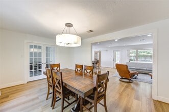 1210 Shannon Valley Dr in Houston, TX - Building Photo - Building Photo