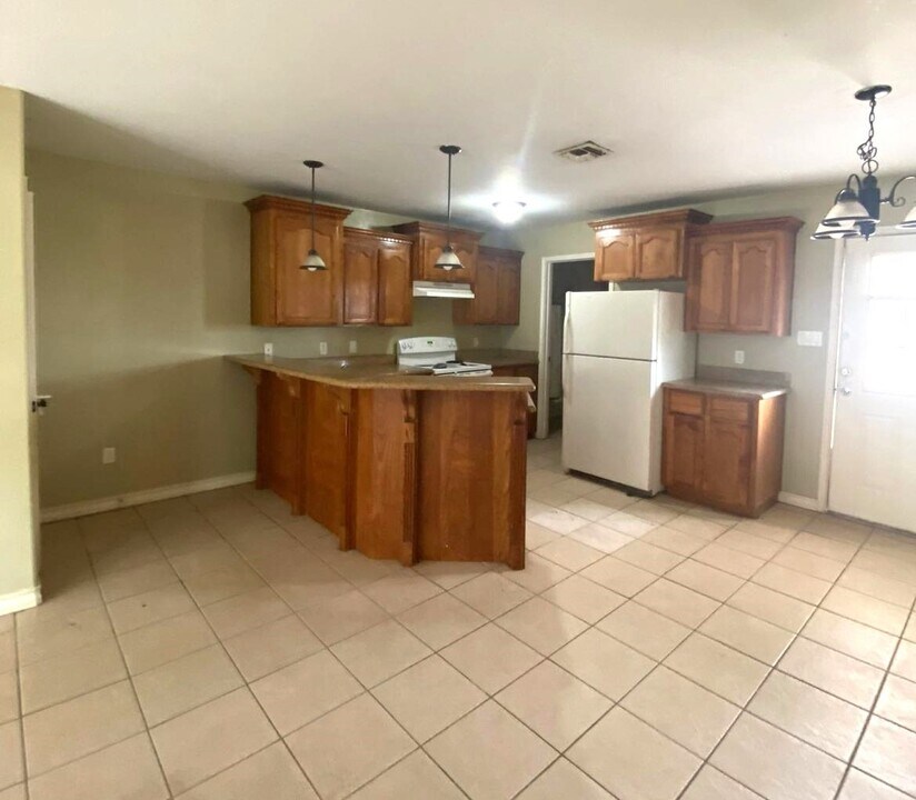 1206 W Fig Ave in Pharr, TX - Foto de edificio