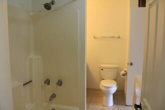 94-1049-1049 Oli Pl in Waipahu, HI - Building Photo - Building Photo