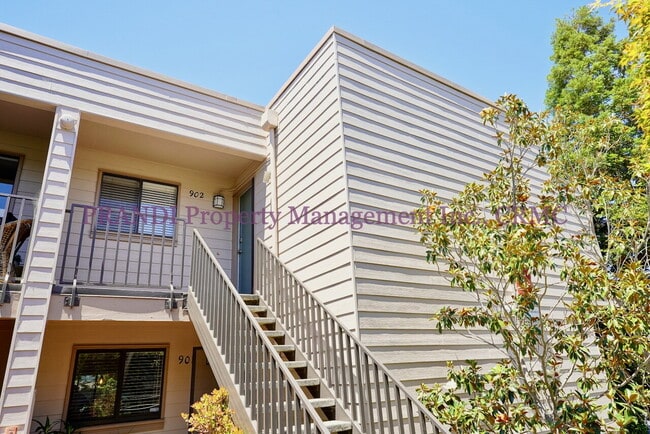 property at 902 Vía Casitas