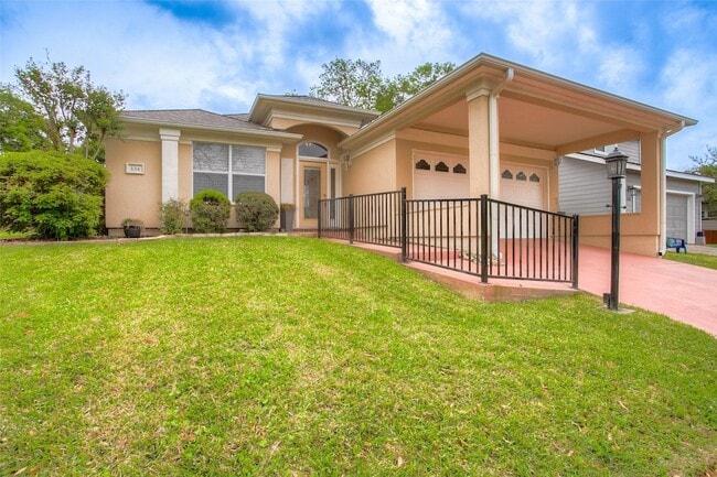 134 Waters Edge in Huntsville, TX - Foto de edificio - Building Photo