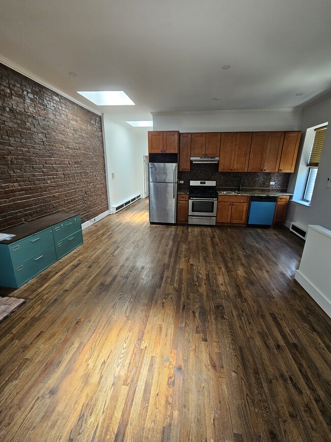 367 Saint Marks Ave, Unit 2R