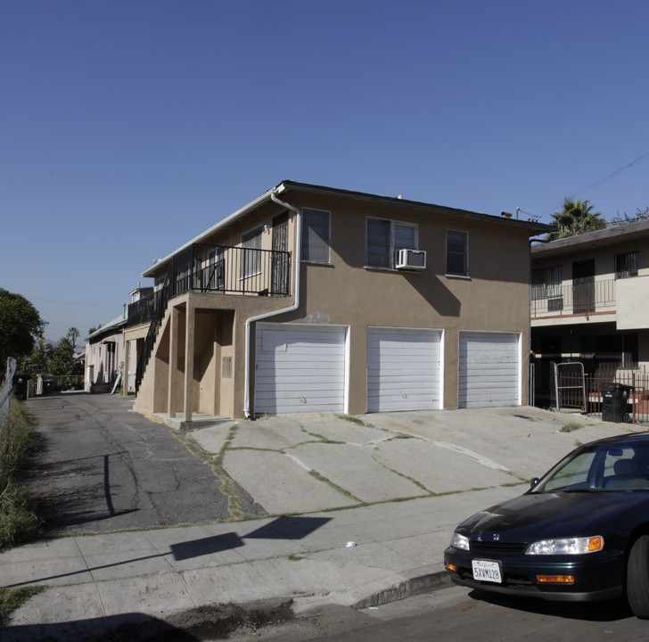 929-933 Hyperion Ave in Los Angeles, CA - Building Photo