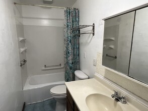 1502 Mt Pleasant St in Burlington, IA - Building Photo - Building Photo