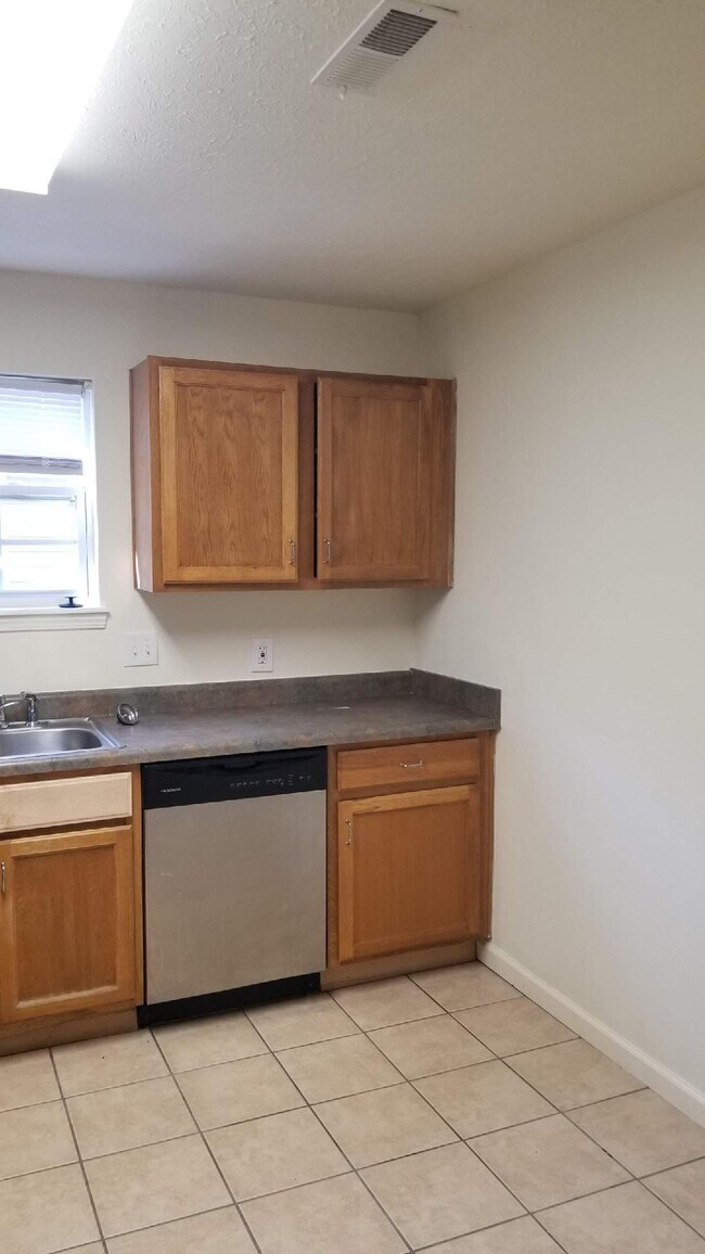 165 Knowledge Ave in Kirbyville, MO - Building Photo - Building Photo