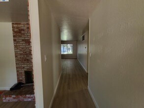 1829 Rosetree Ct in Pleasanton, CA - Foto de edificio - Building Photo