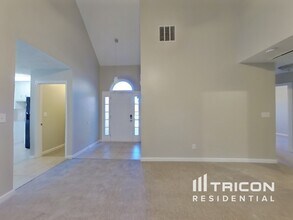 538 Grove Pointe Ct in Locust Grove, GA - Foto de edificio - Building Photo