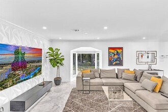 2191 SW 27th Ln in Fort Lauderdale, FL - Building Photo - Building Photo