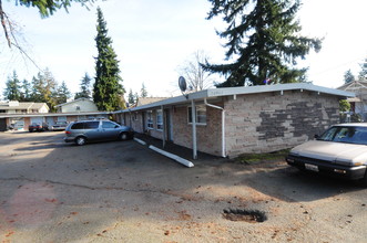 Evergreen Apartments in Edmonds, WA - Building Photo - Building Photo