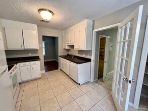 5905 Pamela Dr in Milton, FL - Building Photo - Building Photo