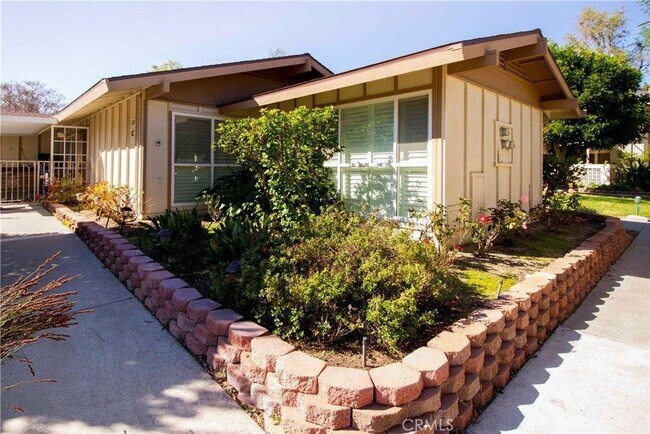 731 Avenida Majorca in Laguna Hills, CA - Building Photo - Building Photo