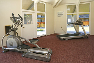 Bonnie Terrace Apartments in Sunnyvale, CA - Building Photo - Interior Photo