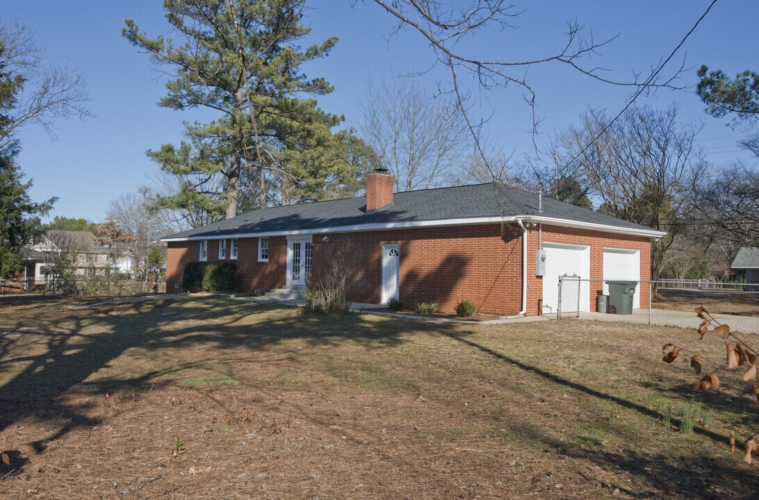 8910 Strong Dr SE in Huntsville, AL - Foto de edificio