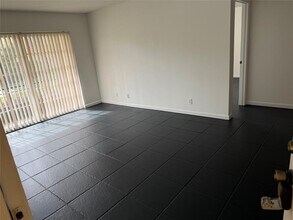 2964 NW 55th Ave in Lauderhill, FL - Building Photo - Building Photo