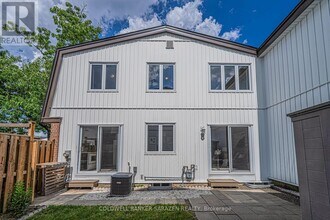 837 Eastvale Dr in Ottawa, ON - Building Photo - Building Photo