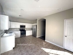 6252 Dartington Hall St in Henderson, NV - Foto de edificio - Building Photo