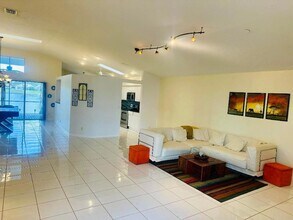 7759 Great Glen Cir in Delray Beach, FL - Foto de edificio - Building Photo