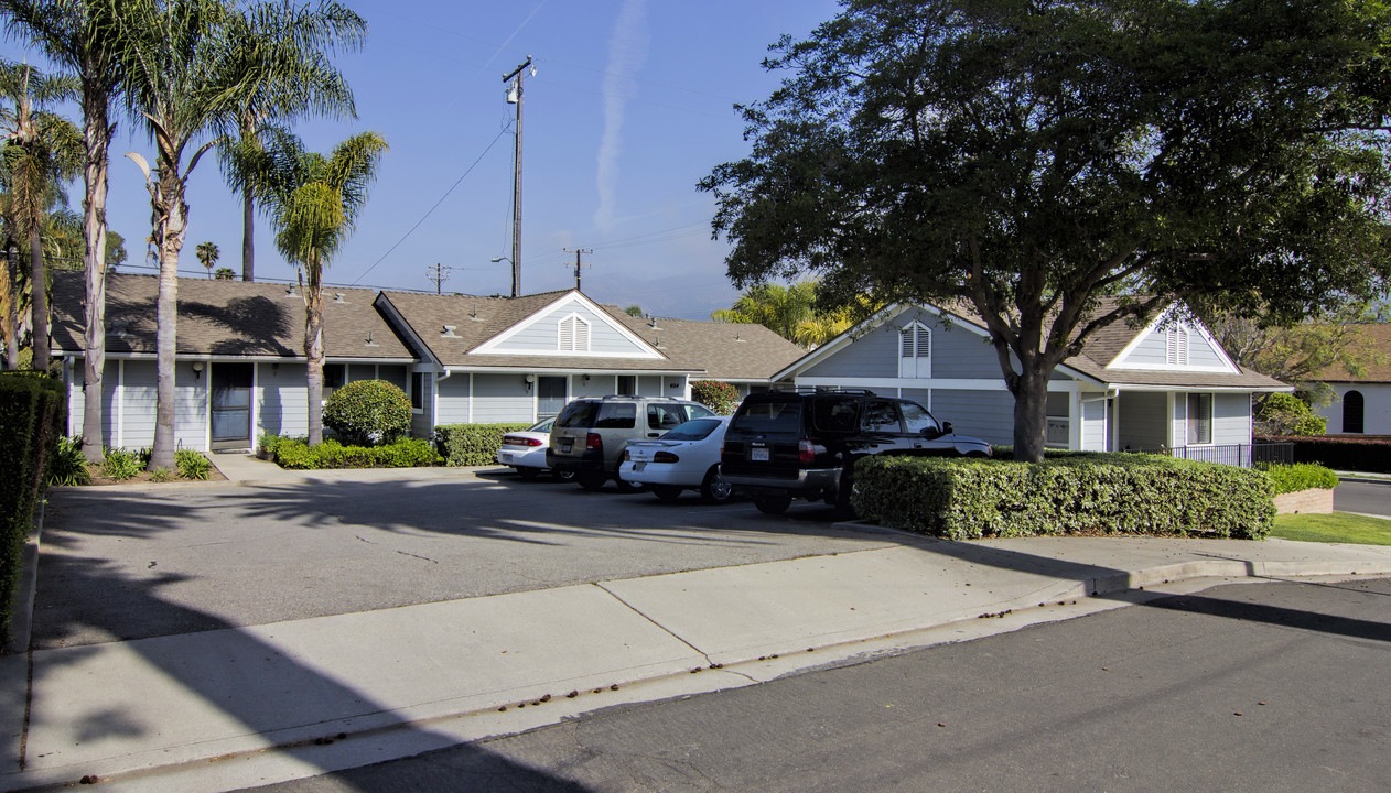 Castillo Court in Santa Barbara, CA - Building Photo