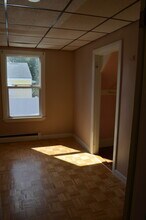 10 Harborview Ave, Unit 1 in South Portland, ME - Foto de edificio - Building Photo