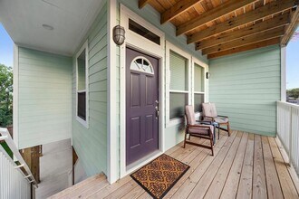 714 Lee St in La Porte, TX - Building Photo - Building Photo