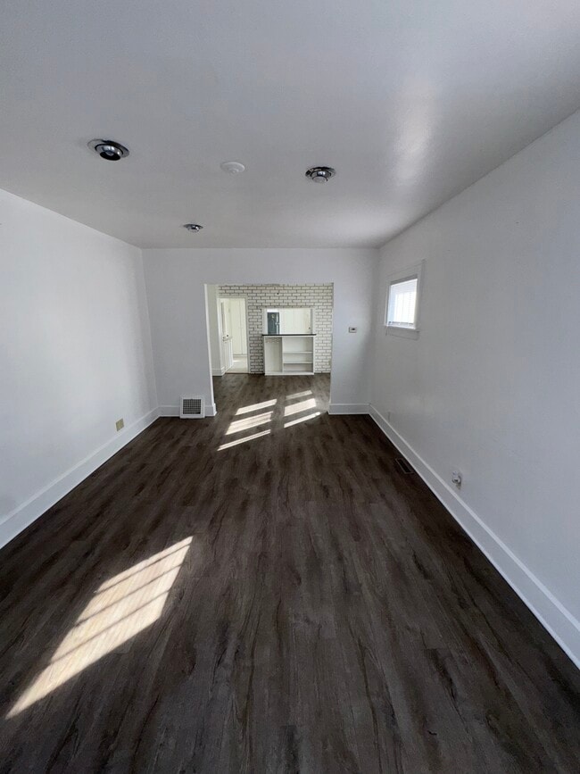 property at 1019 Romayne Ave