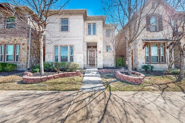 property at 792 Huntingdon St