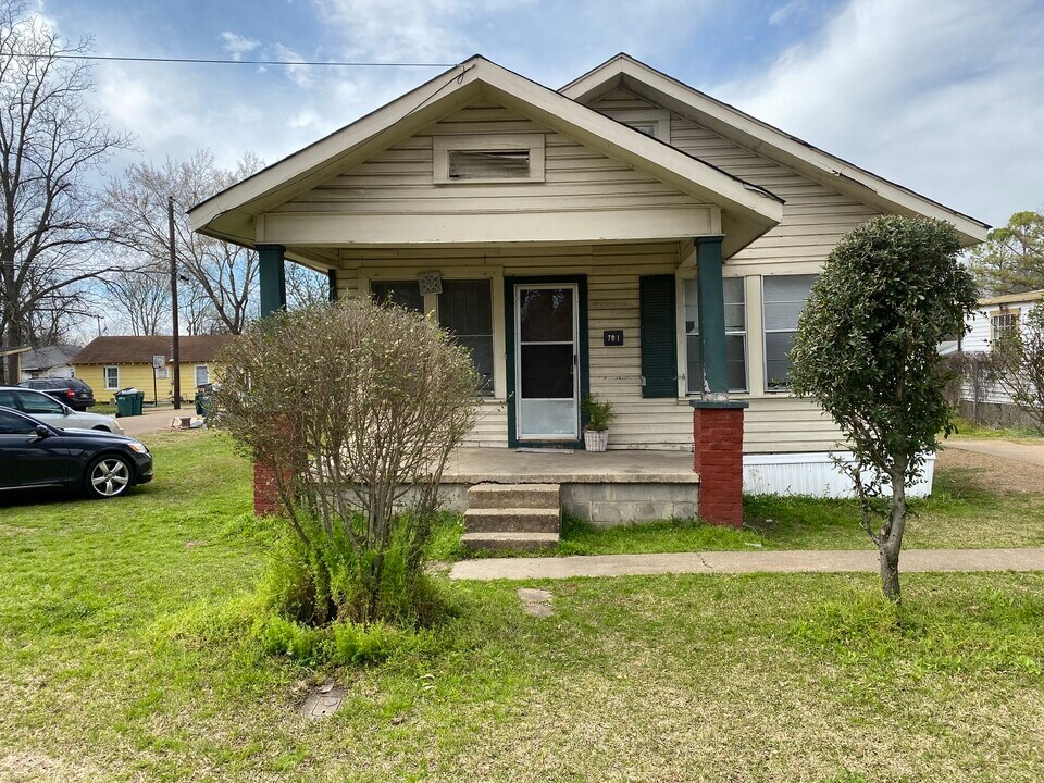 701 Calhoun Ave in Yazoo City, MS - Building Photo