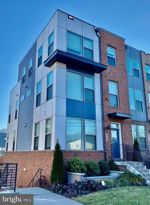 5130 Randolph Rd in Rockville, MD - Building Photo