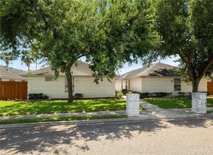 1818 Tierra Dulce Drive, Unit apt 2 in Edinburg, TX - Foto de edificio - Building Photo