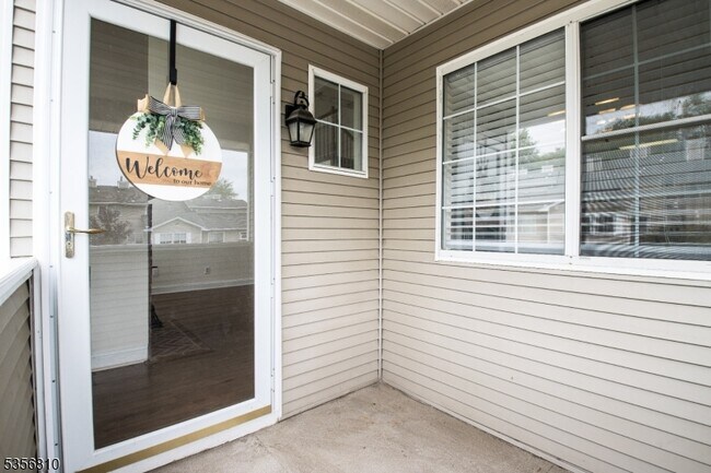2 Ashley Ct in Bedminster, NJ - Building Photo - Building Photo