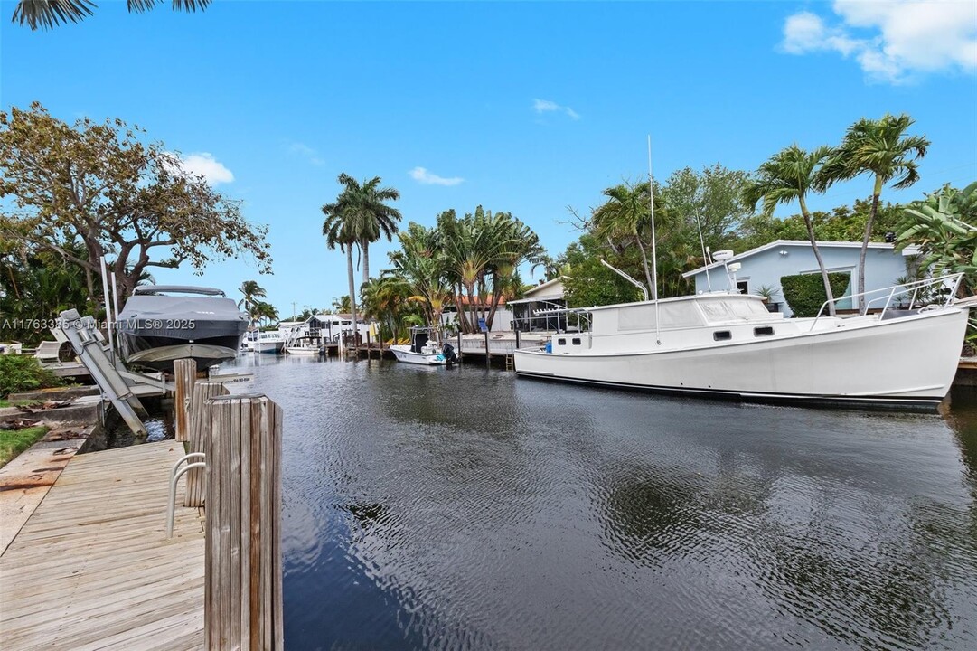 1424 Nautilus Isle in Dania Beach, FL - Building Photo