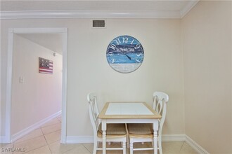 1100 Gulf Shore Blvd N in Naples, FL - Foto de edificio - Building Photo