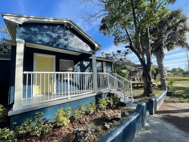 property at 2103 W Grace St