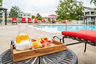 Versailles on the Lake Apartments in Santa Ana, CA - Building Photo - Building Photo