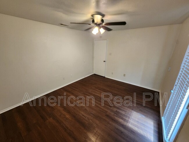 2750 Sunset Strip Dr in Glenn Heights, TX - Building Photo - Building Photo