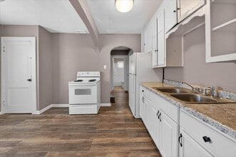 2351-2351 Lasalle St in Indianapolis, IN - Building Photo - Building Photo