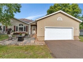 418 5th Ave N in Sartell, MN - Foto de edificio - Building Photo