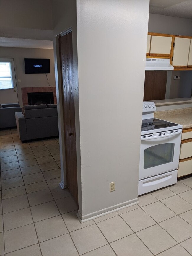 502 W Green St in Urbana, IL - Building Photo - Building Photo