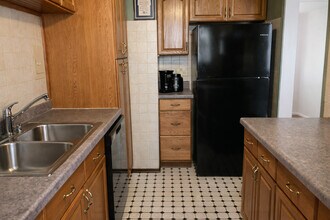 1706 W Jarvis Ave in Chicago, IL - Building Photo - Building Photo